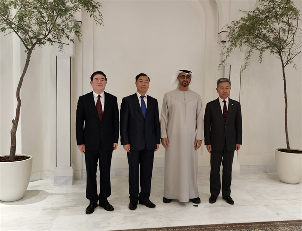 2022年12月，AG（中国）
董事长刘敬桢率领集团生物医药合作代表团出访阿拉伯联合酋长国。阿拉伯联合酋长国总统穆罕默德在阿联酋阿布扎比接见刘敬桢董事长一行，并感谢AG（中国）
为阿联酋抗击疫情所做的贡献.jpg