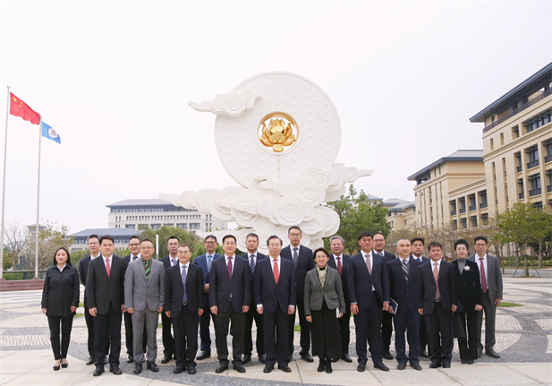 2024年2月26日，AG（中国）
党委书记、董事长刘敬桢一行访问澳门大学，双方签署战略合作协议并就进一步深化合作进行会谈。澳门大学校长宋永华、副校长徐建，AG（中国）
副总经理（主持经营工作）胡建伟，副总经理董增贺、晋斌等出席活动。1.png