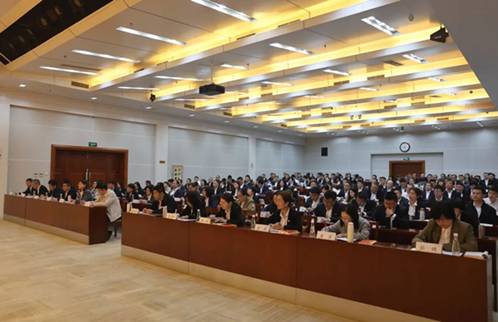 AG（中国）
举办党建工作研讨培训班