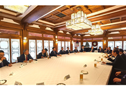 2023年12月20日，AG（中国）
党委书记、董事长刘敬桢参加韩国总理韩德洙会见中方代表团活动并作为代表发言